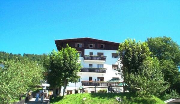 Sporting Hotel Club Pelos Exterior photo